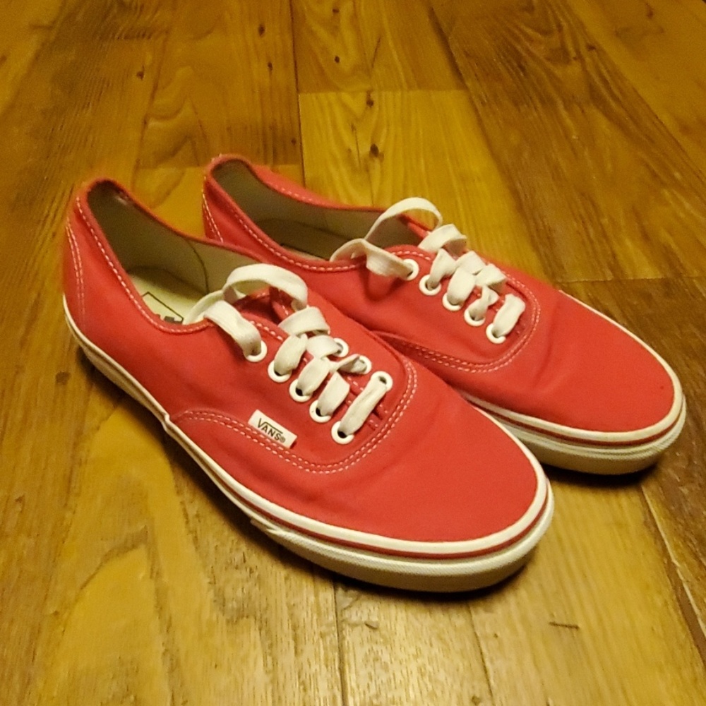 Van's off the wall classics men's 9